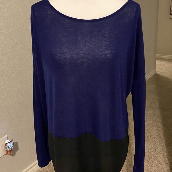 Express Blue and Black Top - Picture 1 of 2